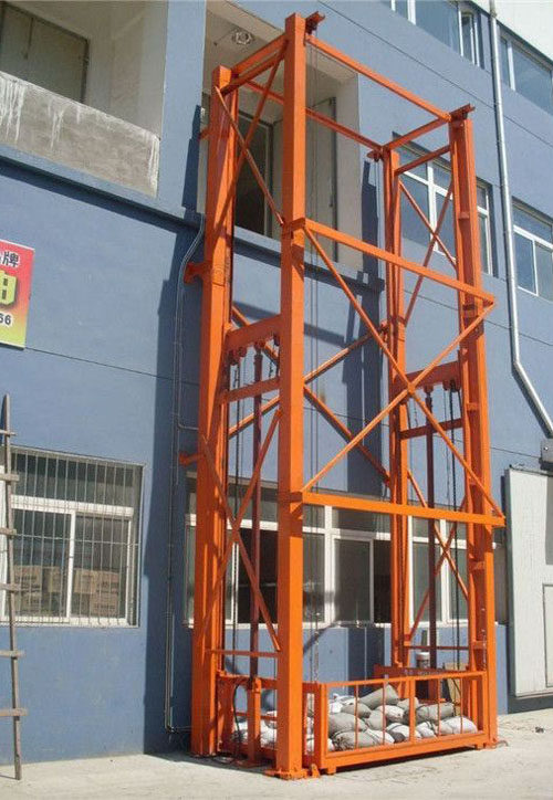 導(dǎo)軌式升降機(jī)