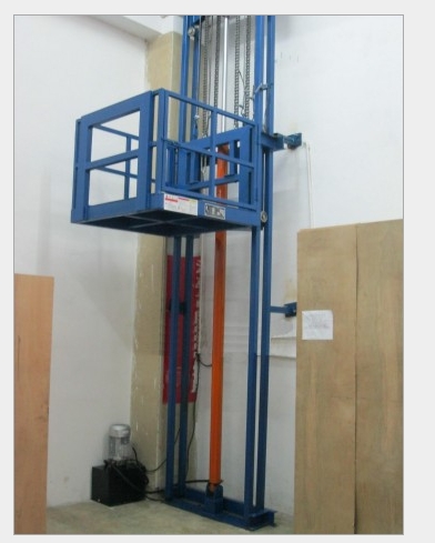 導(dǎo)軌式升降機(jī)